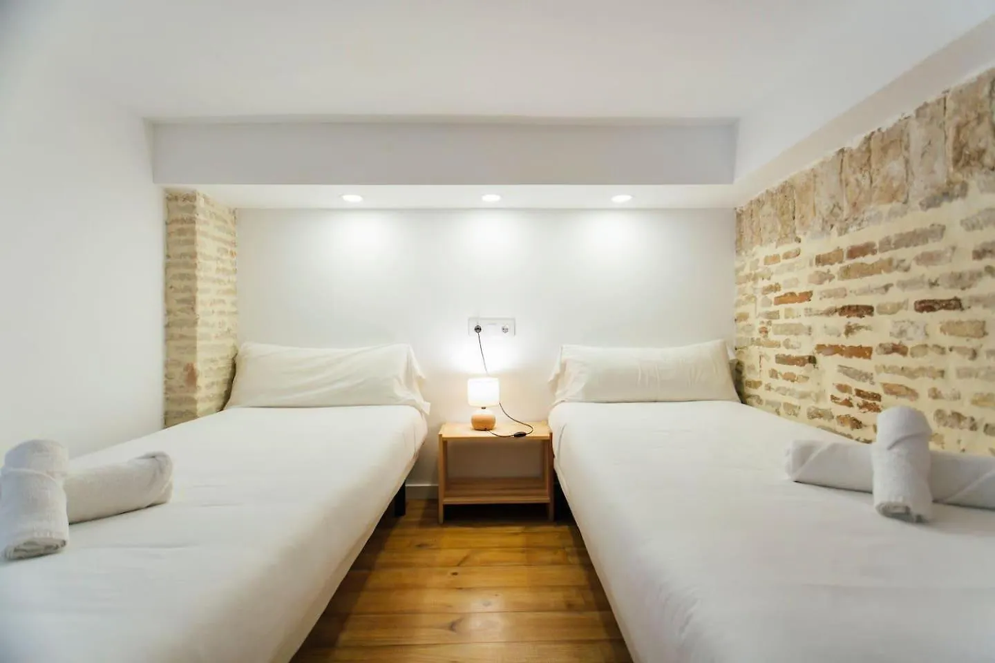 Amplio Apartamento De Diseno Precioso De Estilo Sevillano En Pleno Centro Apartment Seville