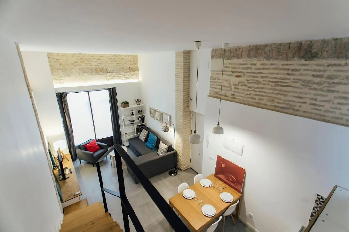Apartment Amplio Apartamento De Diseno Precioso De Estilo Sevillano En Pleno Centro