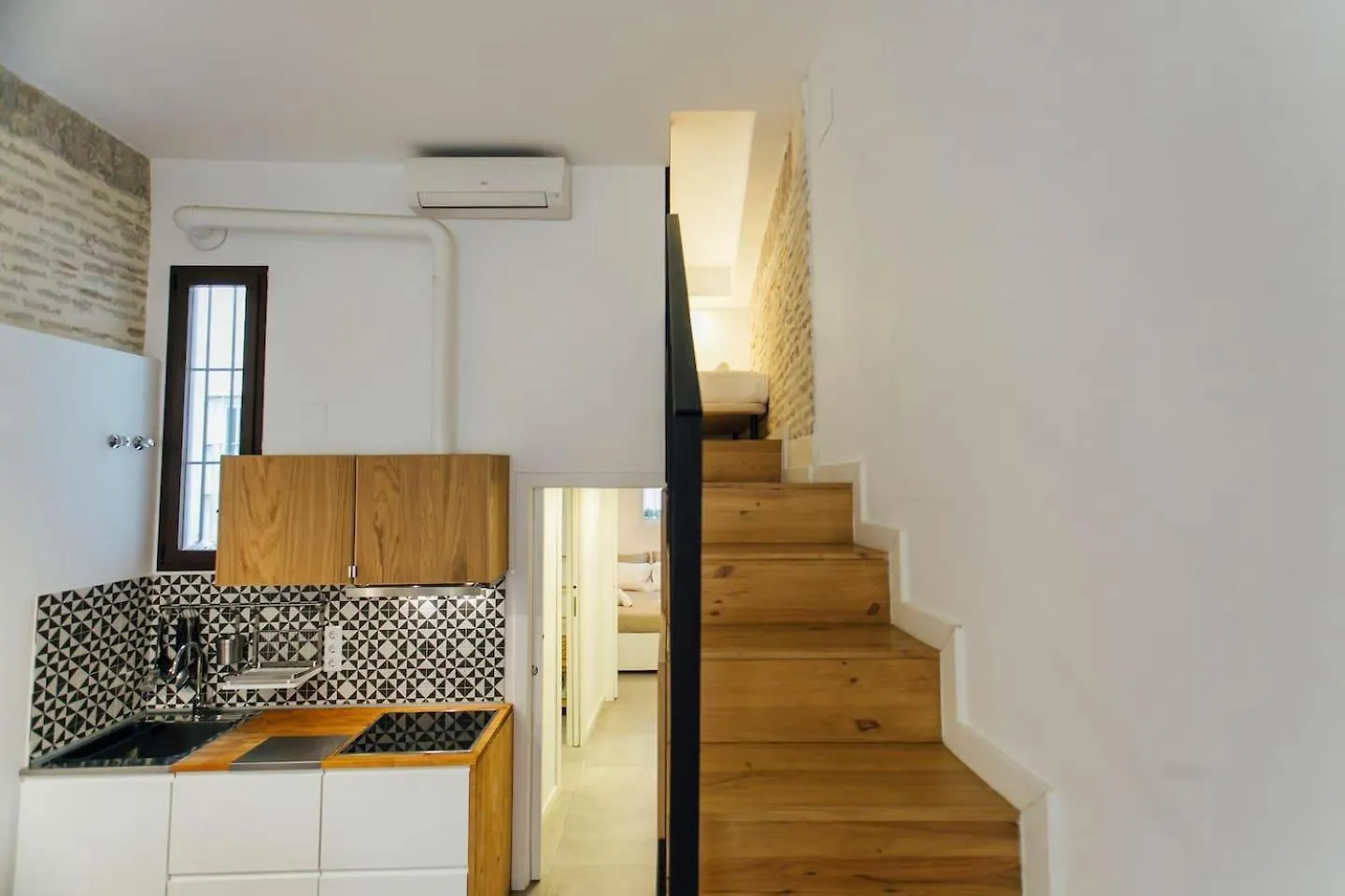 Amplio Apartamento De Diseno Precioso De Estilo Sevillano En Pleno Centro 0*, Seville Spain