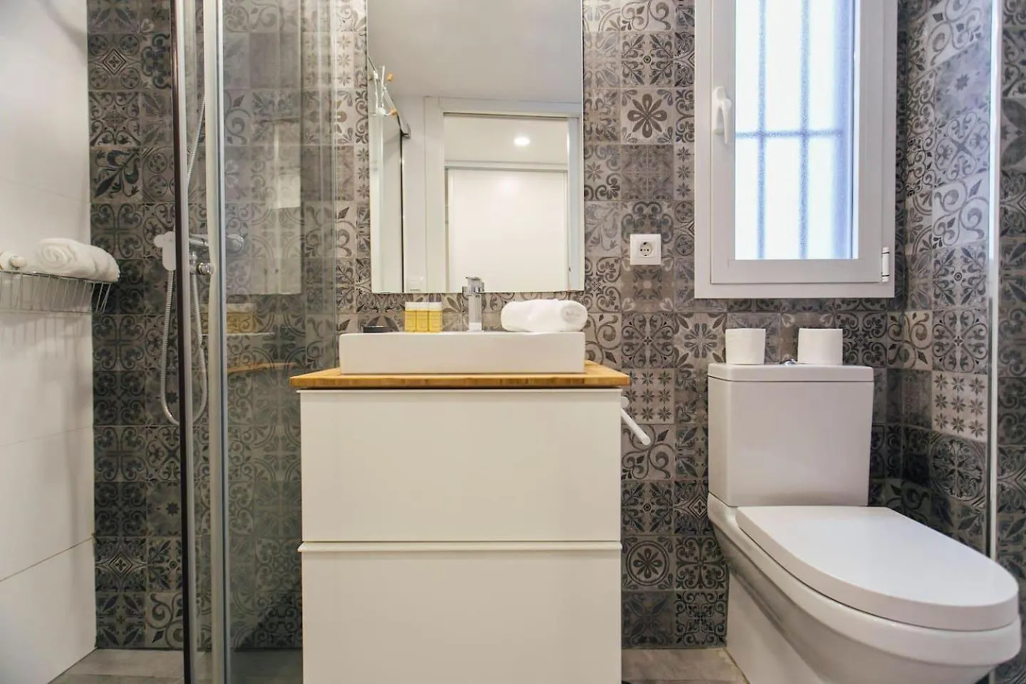 Διαμέρισμα Amplio Apartamento De Diseno Precioso De Estilo Sevillano En Pleno Centro
